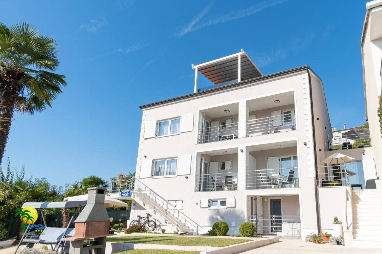 Villa Green Palm Vrsar Bagian luar foto