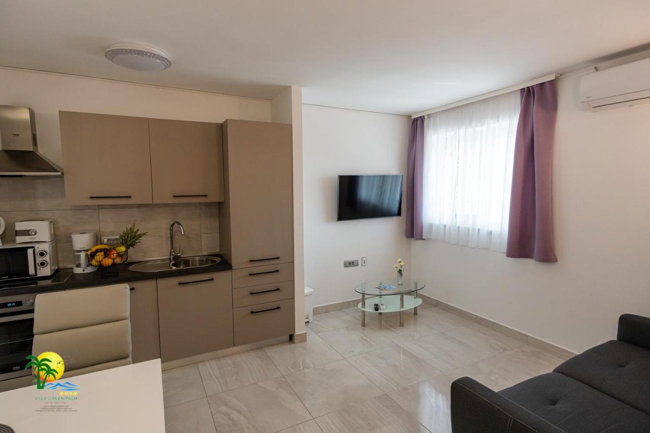 Villa Green Palm Vrsar Bagian luar foto