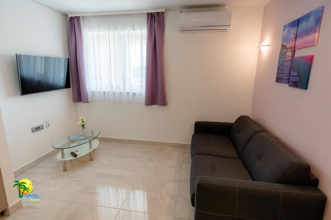 Villa Green Palm Vrsar Bagian luar foto