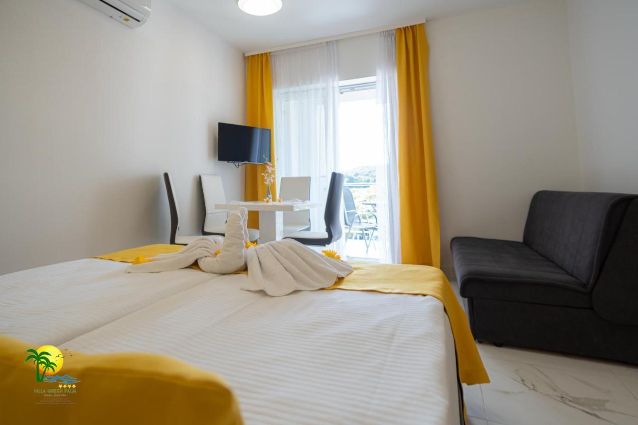 Villa Green Palm Vrsar Bagian luar foto
