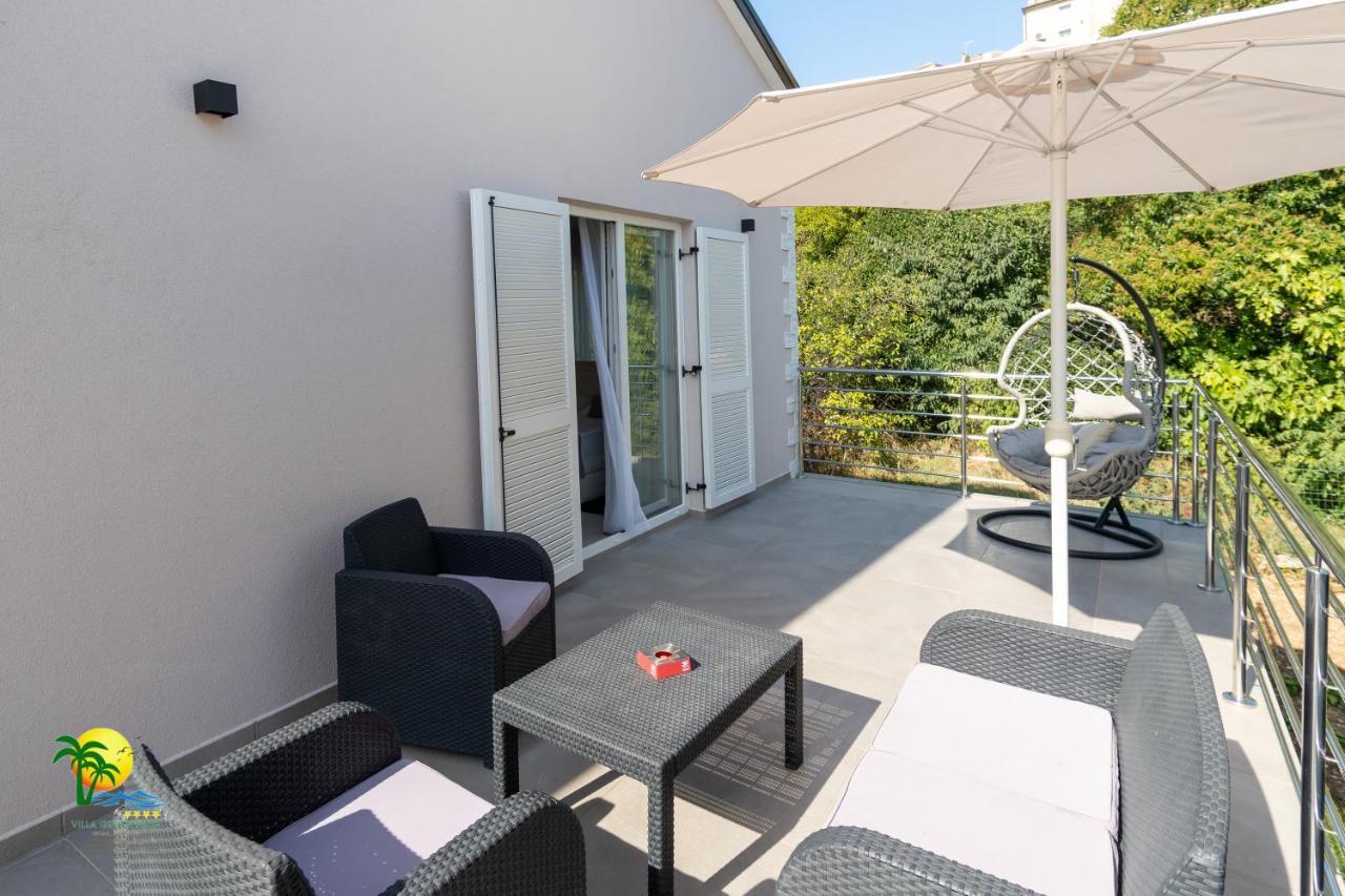 Villa Green Palm Vrsar Bagian luar foto