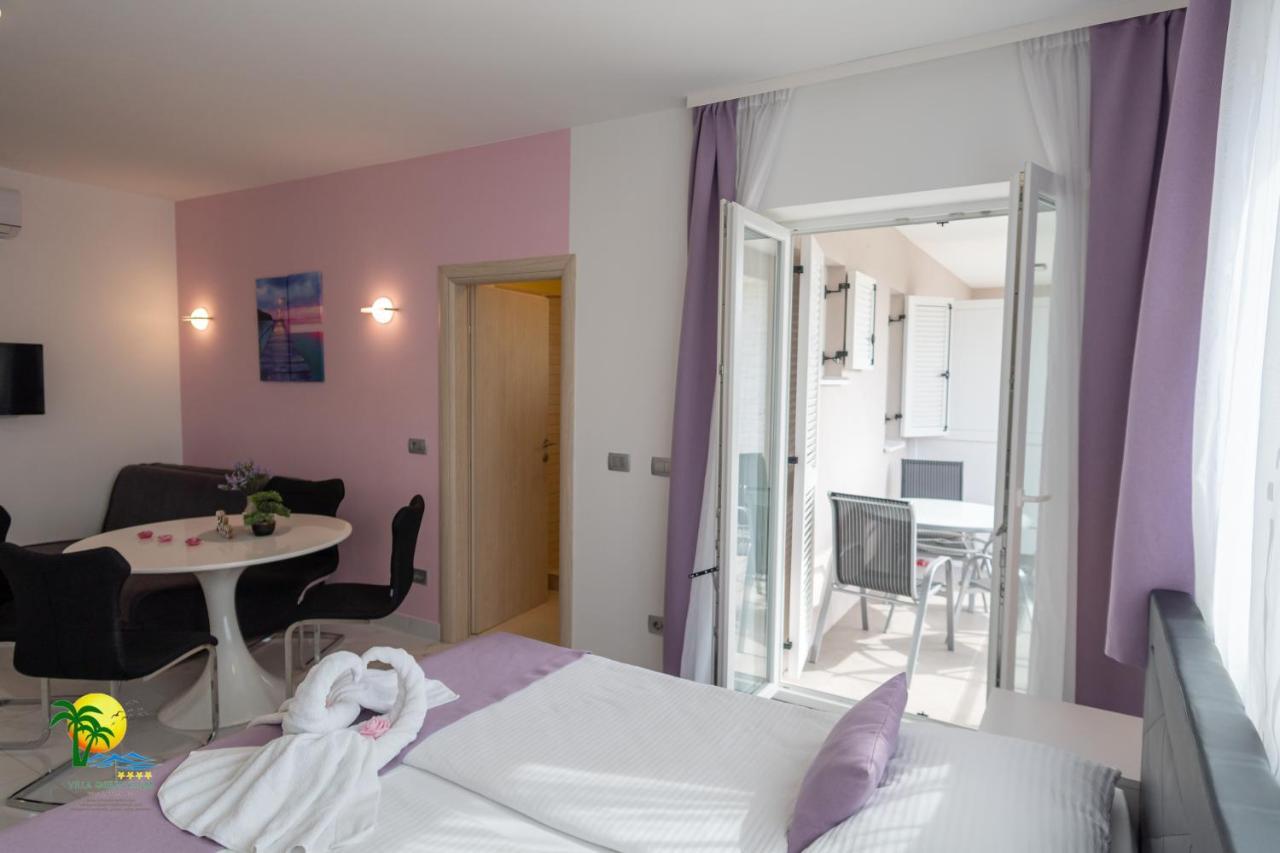 Villa Green Palm Vrsar Bagian luar foto