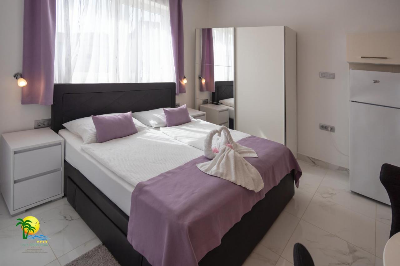 Villa Green Palm Vrsar Bagian luar foto
