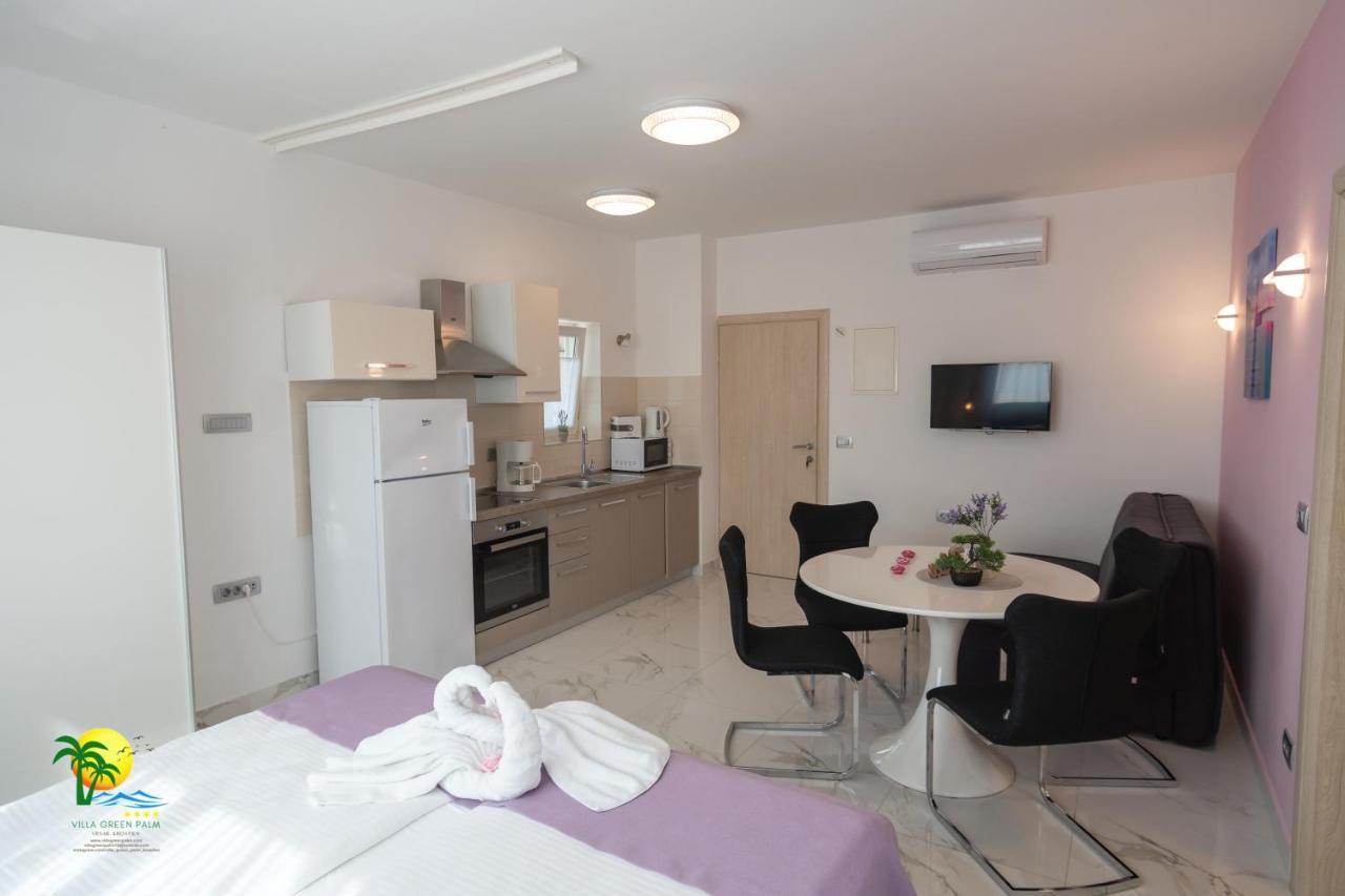 Villa Green Palm Vrsar Bagian luar foto