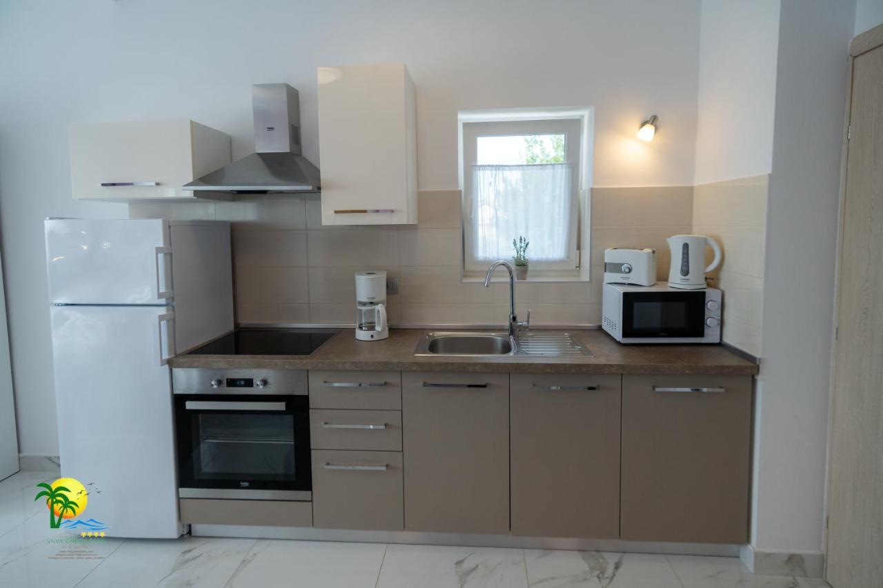 Villa Green Palm Vrsar Bagian luar foto