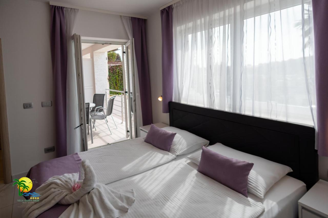 Villa Green Palm Vrsar Bagian luar foto