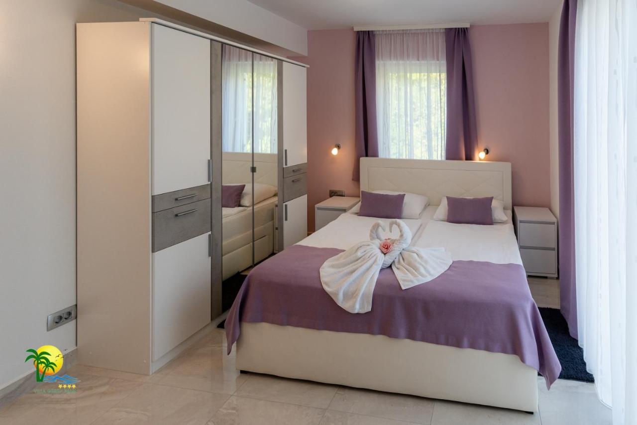 Villa Green Palm Vrsar Bagian luar foto
