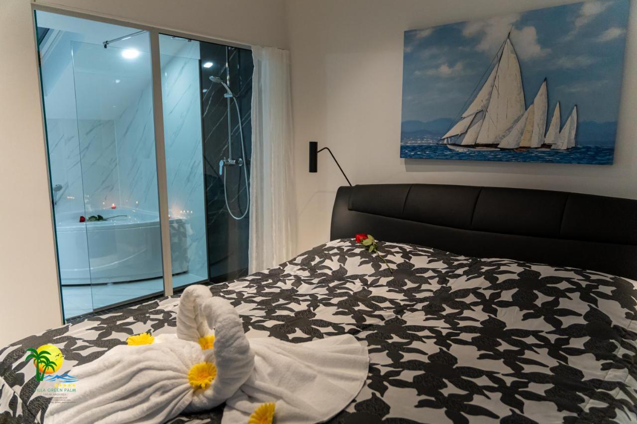 Villa Green Palm Vrsar Bagian luar foto